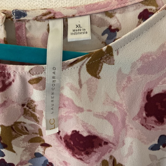 🌸 Lauren Conrad LC Floral Print Blouse – Size XL - Picture 3 of 7